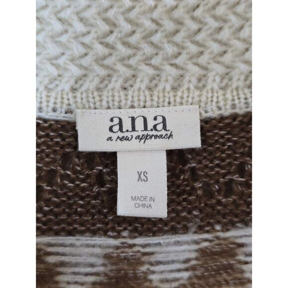 A.N.A A New Approach Pullover Knit Sweater Chevron Print Womens Size XS V Neck - Picture 8 of 10